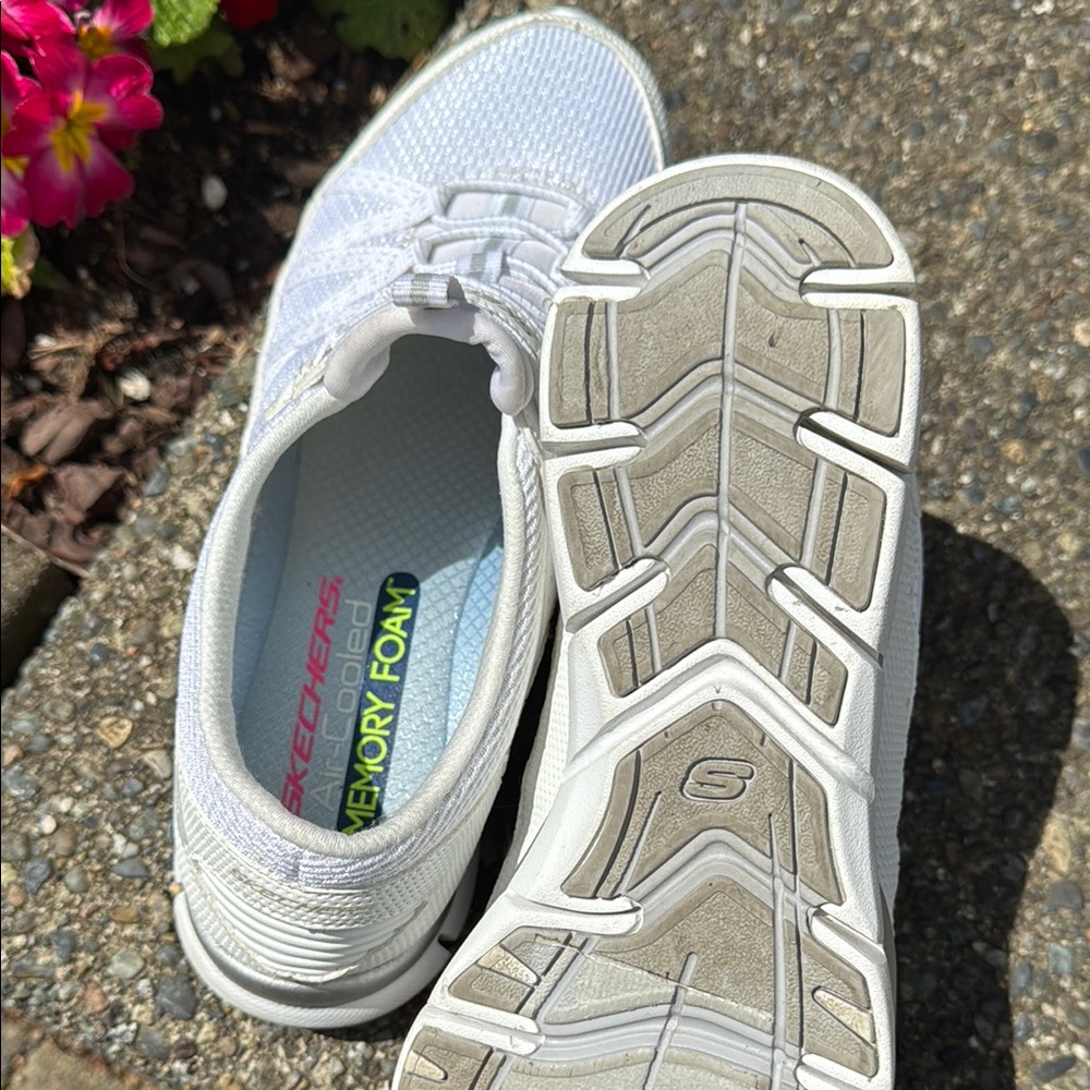 Sketchers White Athletic Sneakers - Picture 4 of 6